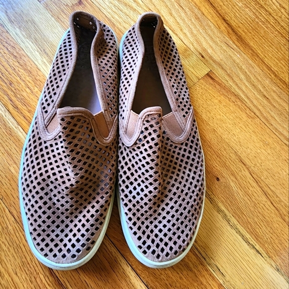 Tory Burch Jesse Perforated Leather Sneaker Slip Ons Size 8.5 Beach Coastal - Picture 1 of 6